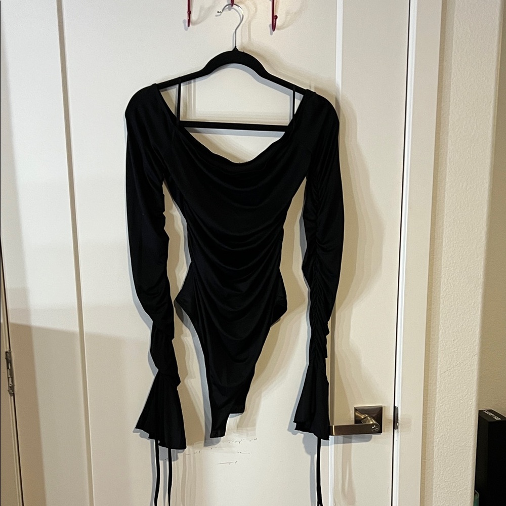 SHEIN Black Draped Long Sleeve Bodysuit